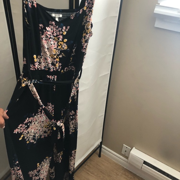 Maurice’s Wide legged floral jumpsuit - Picture 2 of 3